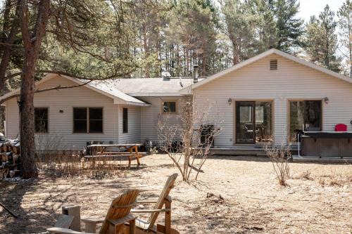 Beulah House | Cinders Whispering Waters and Wilderness Escape
