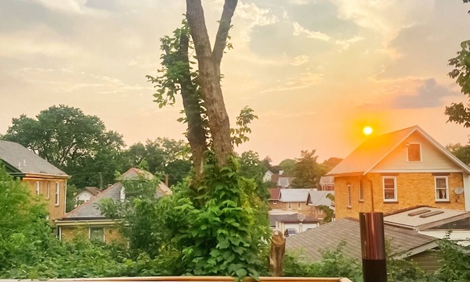 East Price Hill Apartment | Cindy Cozy Comfort in Price Hill - 10 mins to DWTN