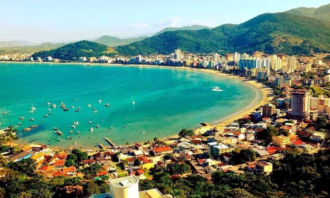 Centro Apartment | Cinema view in Itapema with 3 suites