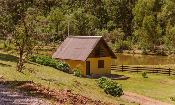 Beco da Alegria Cabin | Cinnamon, Rio Grande do Sul Lion Huts of the Judah Tribe.