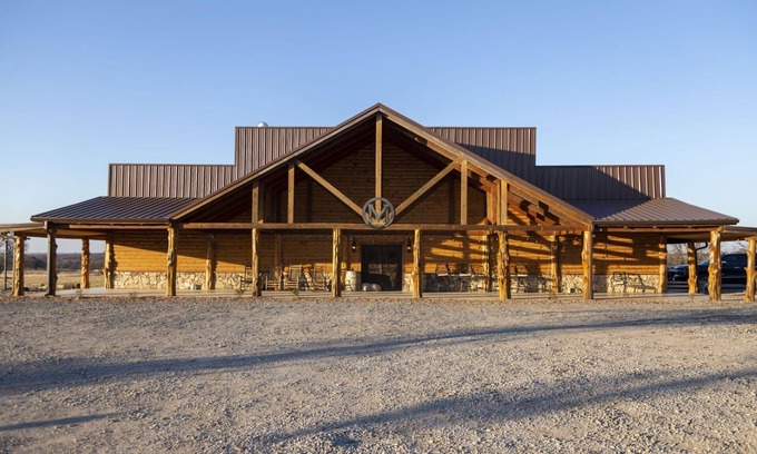 Garvin County House | Circle M Lodge is The Perfect Get-A-Way