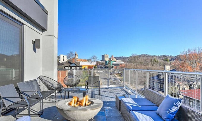 Downtown Asheville Condo | City and Mountain Views with Spacious Balcony