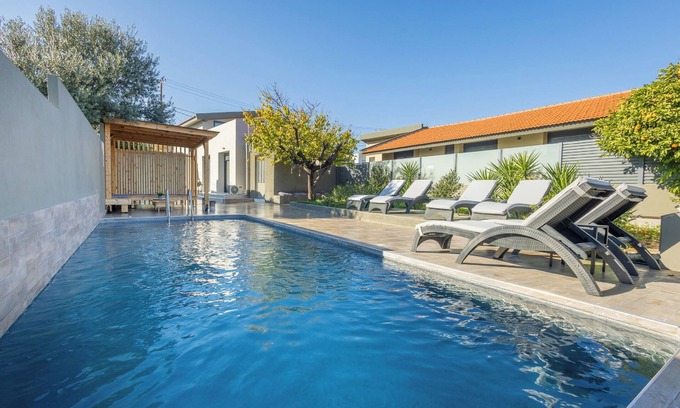 Petaloudes Villa | City Art Villa