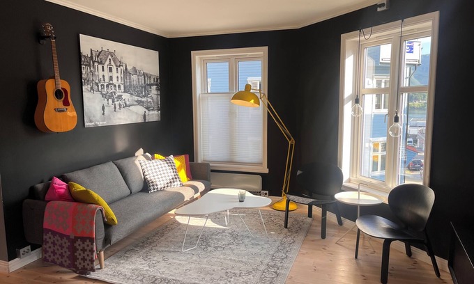 Alesund Apartment | City break with free parking and EV charging