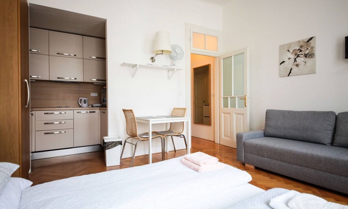 Prague 6 Apartment | City Castle Aparthotel