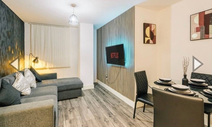 Sheffield Apartment | City centre gem: Luxe 1 bed flat