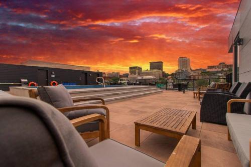 Saint-Roch Apartment | City Center, 2 bathroom, AC, Parking, Pool