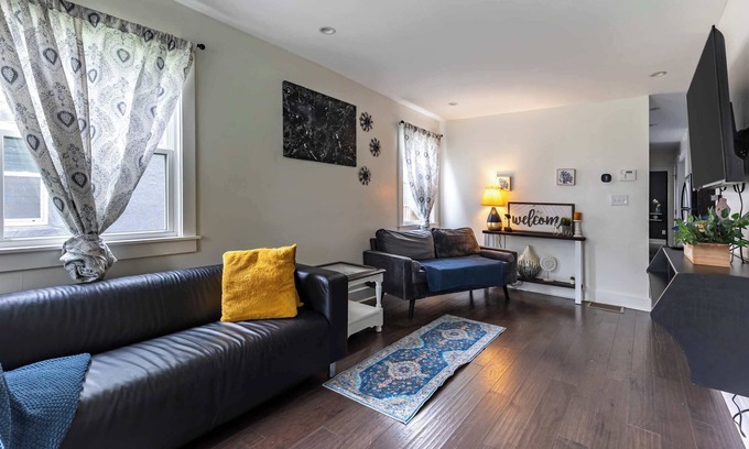 Near Northside Apartment | City-Center 2BR Near Attractions