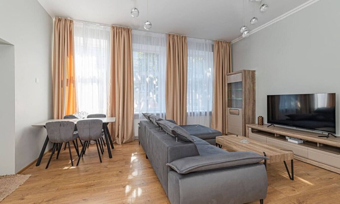 Old Town Apartment | City center ap w parking by Polo Apartments