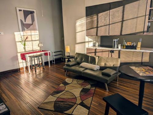 City Center Apartment | City Center Crib