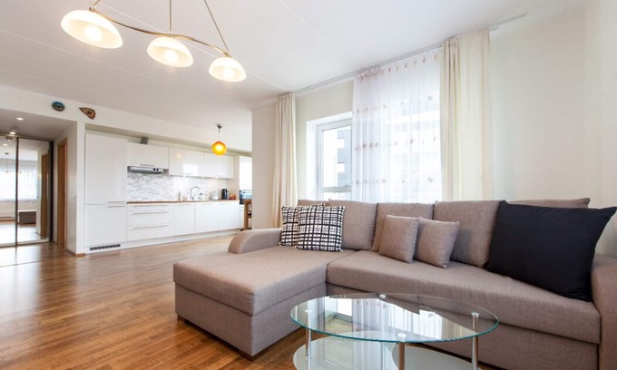 Kesklinn Apartment | City Center Mardi st. apartment with balcony and free parking.