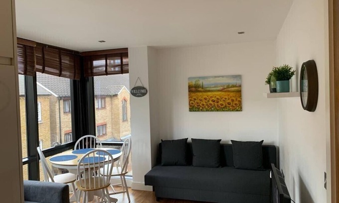Camden Town Apartment | City Center Flat next to Station and Camden Market