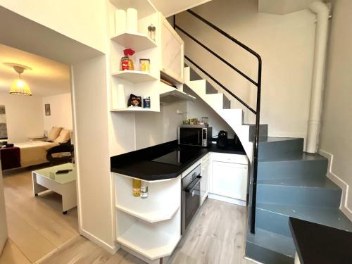 Saint-Germain-en-Laye Apartment | City Center - Duplex Studio - Close to RER