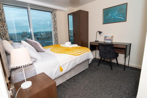 Bradford Apartment | City Center, Free WiFi for Contractor, Family