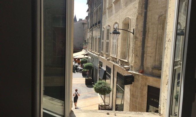 Avignon City Centre Apartment | CITY CENTER FURNITURE STUDIO