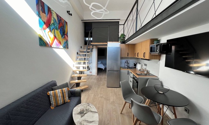 Kavala Apartment | City Center Loft With Private Parking