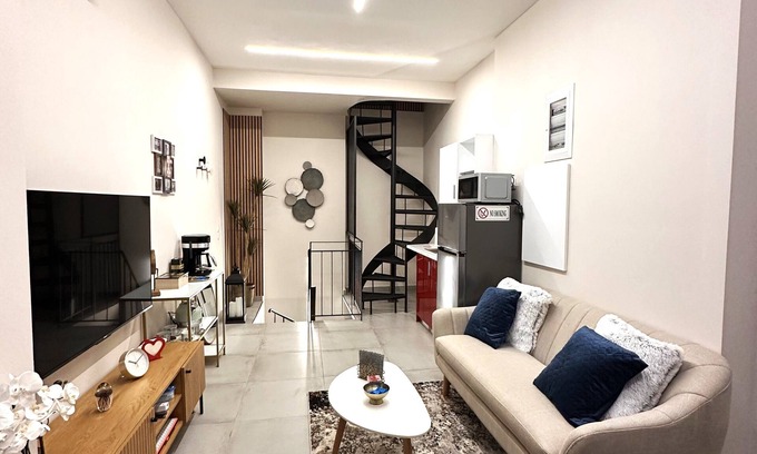 Psirri House | City Center Modern House