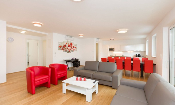 Leopoldstadt Apartment | City Center Penthouse: Modern 5BR w/AC, Riverside
