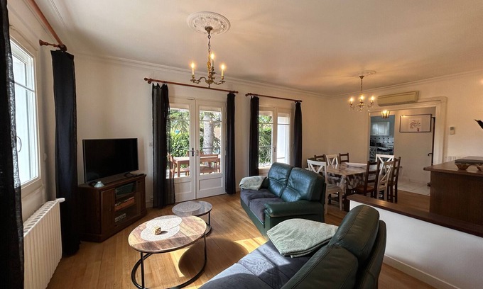 La Roche-Posay Apartment | City center T3 apartment with garden and air conditioning