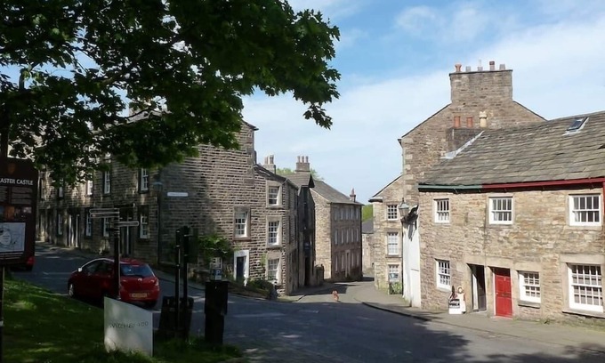 Lancaster Apartment | City Centre apartment with a Norman Castle for a Neighbour!