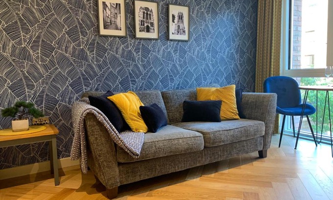 York Apartment | City Centre Garden view getaway for 2 FREE ONSITE PARKING