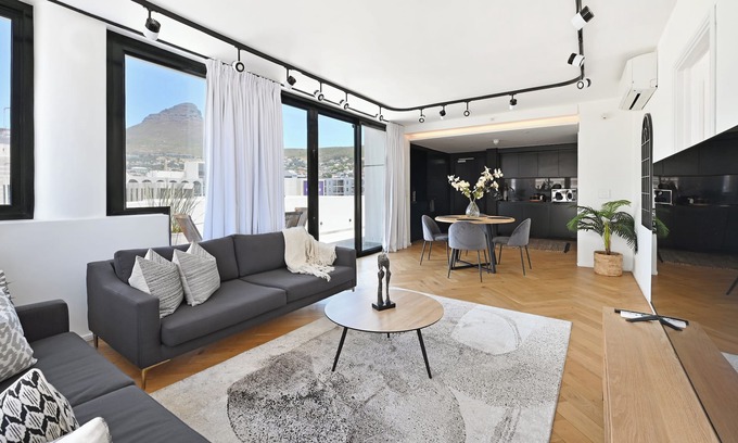 Cape Town City Centre Apartment | City Centre Rooftop Penthouse with 360° City & Mountain Views!