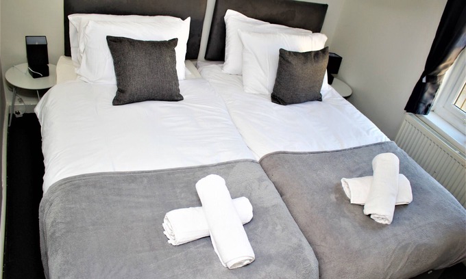 Aylesbury House | CITY CENTRE SPACIOUS 5 BEDROOMS HOUSE AYLESBURY