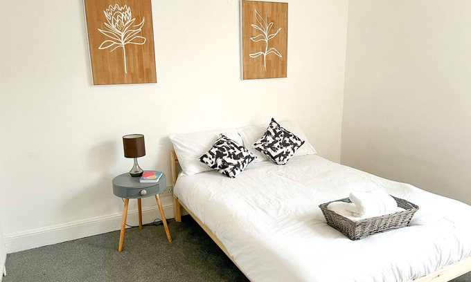 Forest Fields House | City Centre terrace town house
