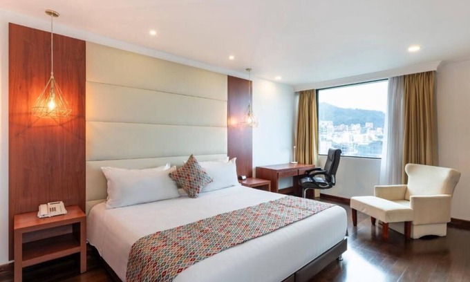 San Patricio Hotel | City Chic! Free Parking, City Views, Close to Museo de Arte Moderno!