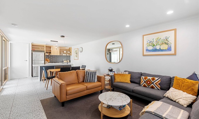 Mount Gambier Apartment | City Courtyard Two Apartment