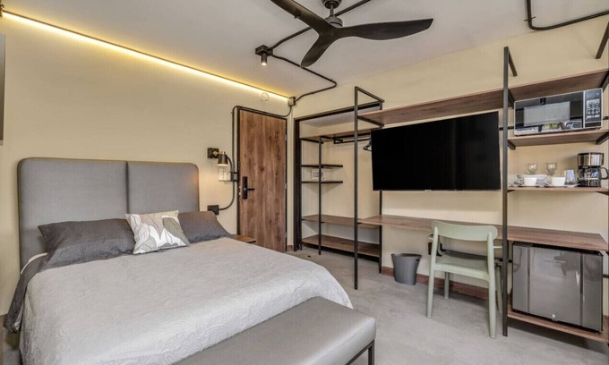 La Candelaria Apartment | City Downtown Loft near Antioquia Museum