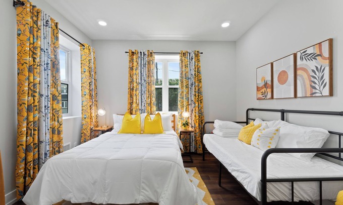 North Bergen Condo | City Duplex Group Stay/Near NYC & Private Parking