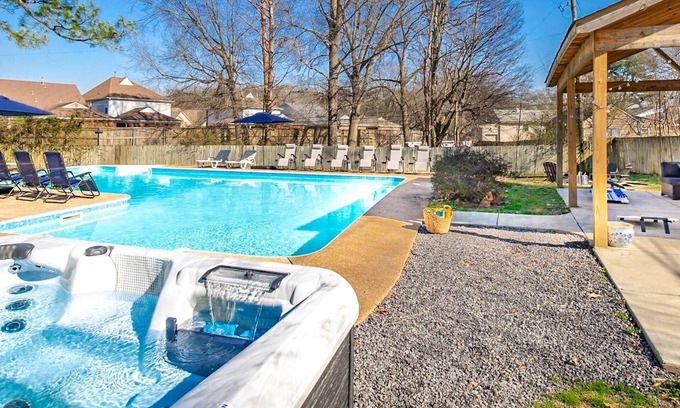 East Memphis House | City escape w/heated pool and outdoor fun