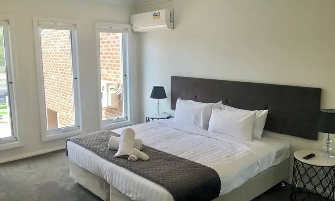 Wagga Wagga Apartment | City escape without the hustle and bustle!