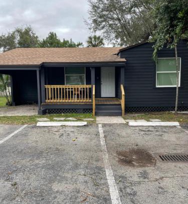 Sailboat Bend Apartment | City First Story Apartments & Cottage