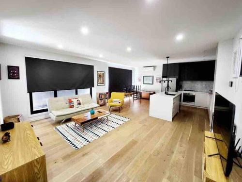 Reservoir Apartment | City Fringe and 2.5 bathrooms