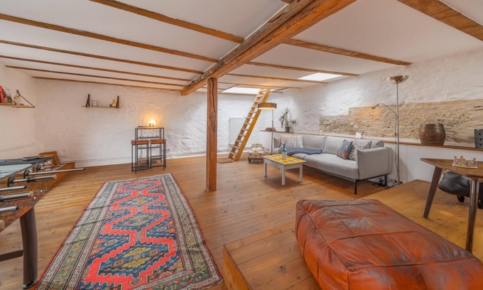 Durnstein House | City Gate "Kremser Tor" with roof terrace, garden and parking lot