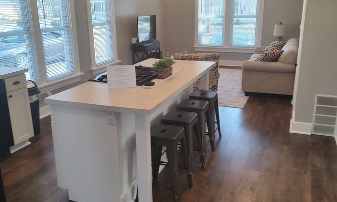 Midland Apartment | City Getaway