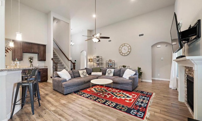 Southeast Houston House | City Getaway Yard Bbq Games Wifi Pets Ok