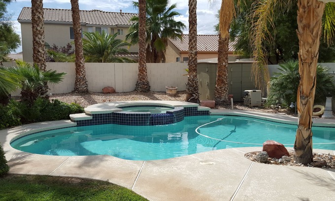 Las Vegas House | City Licensed! Palm Trees And Private Oasis With All The Comforts Of Home