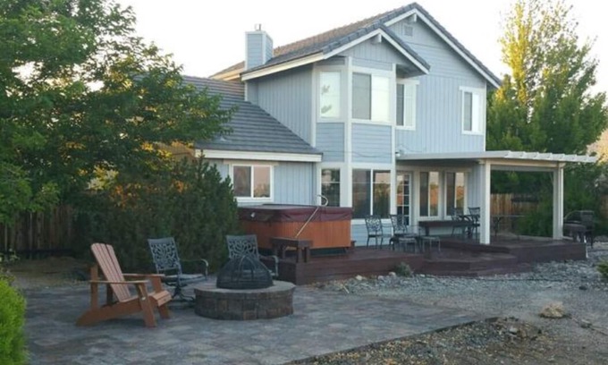 Northwest Reno House | City Lights View of Reno Strip, Large Deck, Fire Pit
