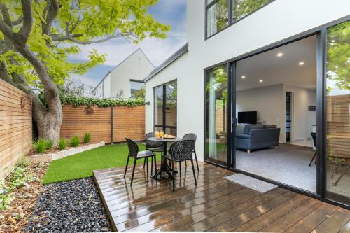 Merivale House | City Living - Christchurch Holiday Home