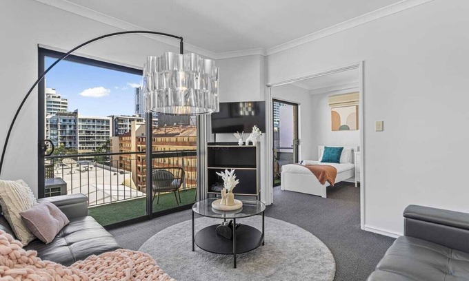 East Perth Apartment | City Living Retreat - 2BR Apartment in East Perth