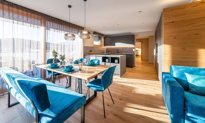 Old Town Apartment | City Loft Family with whirlpool in the city center, skiing and hiking fun guaranteed.