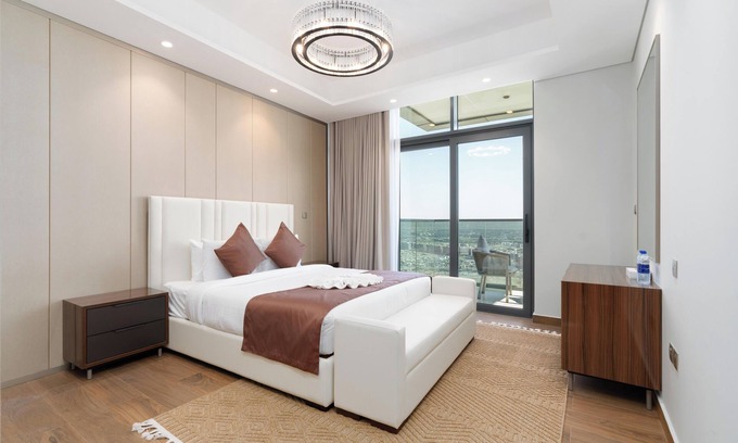 Business Bay Apartment | City Nest Luxe 3B City View King size Bed