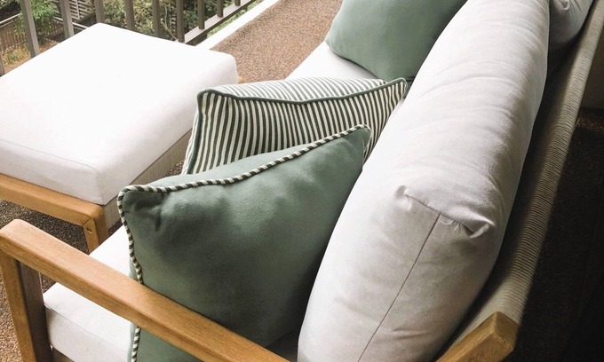 Artarmon Apartment | City Oasis - terrific location & district viewsn