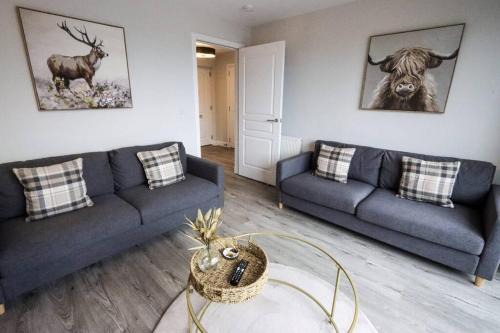 Auchengray Apartment | City Retreat by the Castle Free Designated Parking