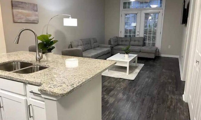 Midtown Apartment | City Scape Oasis Brand New listing