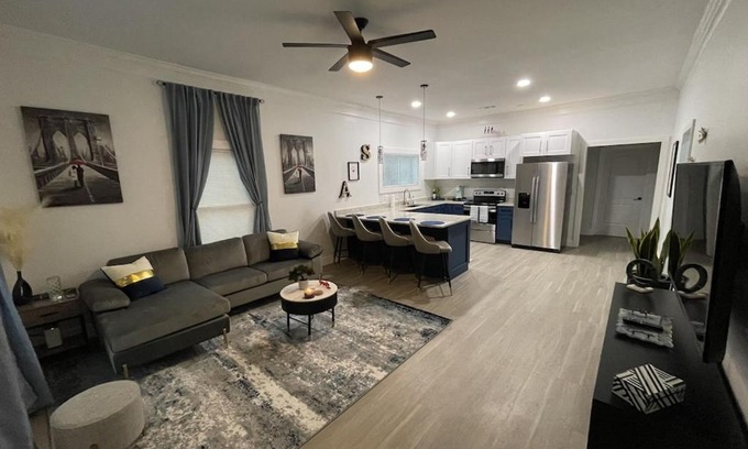 College Park Villa | City Serenity-2BR Home away from Home. 6 Min from ATL Airport