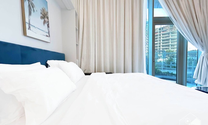 Al Barsha Apartment | City Serenity: Modern Studio with Stunning Views